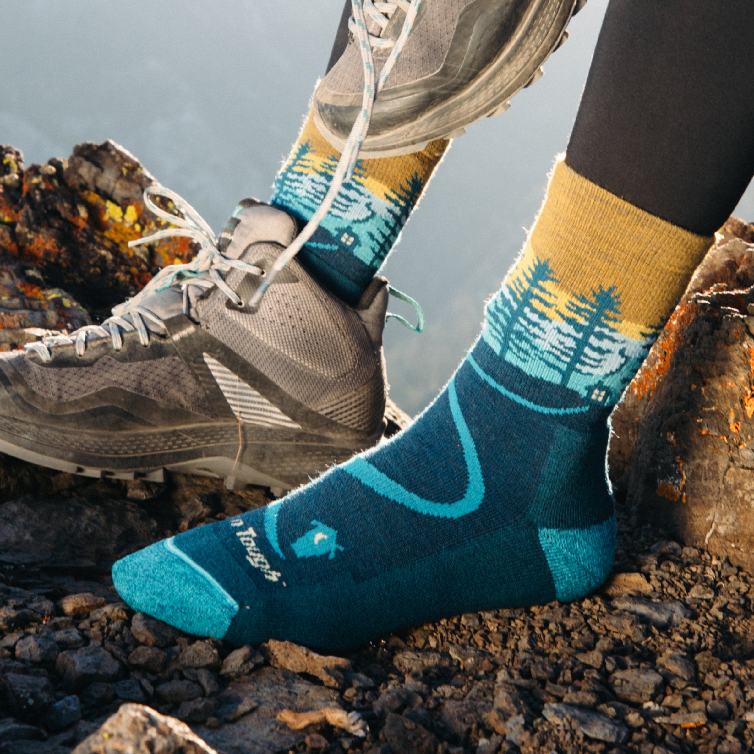 Women's Northwoods Micro Crew Midweight Hiking Socks - Image 4