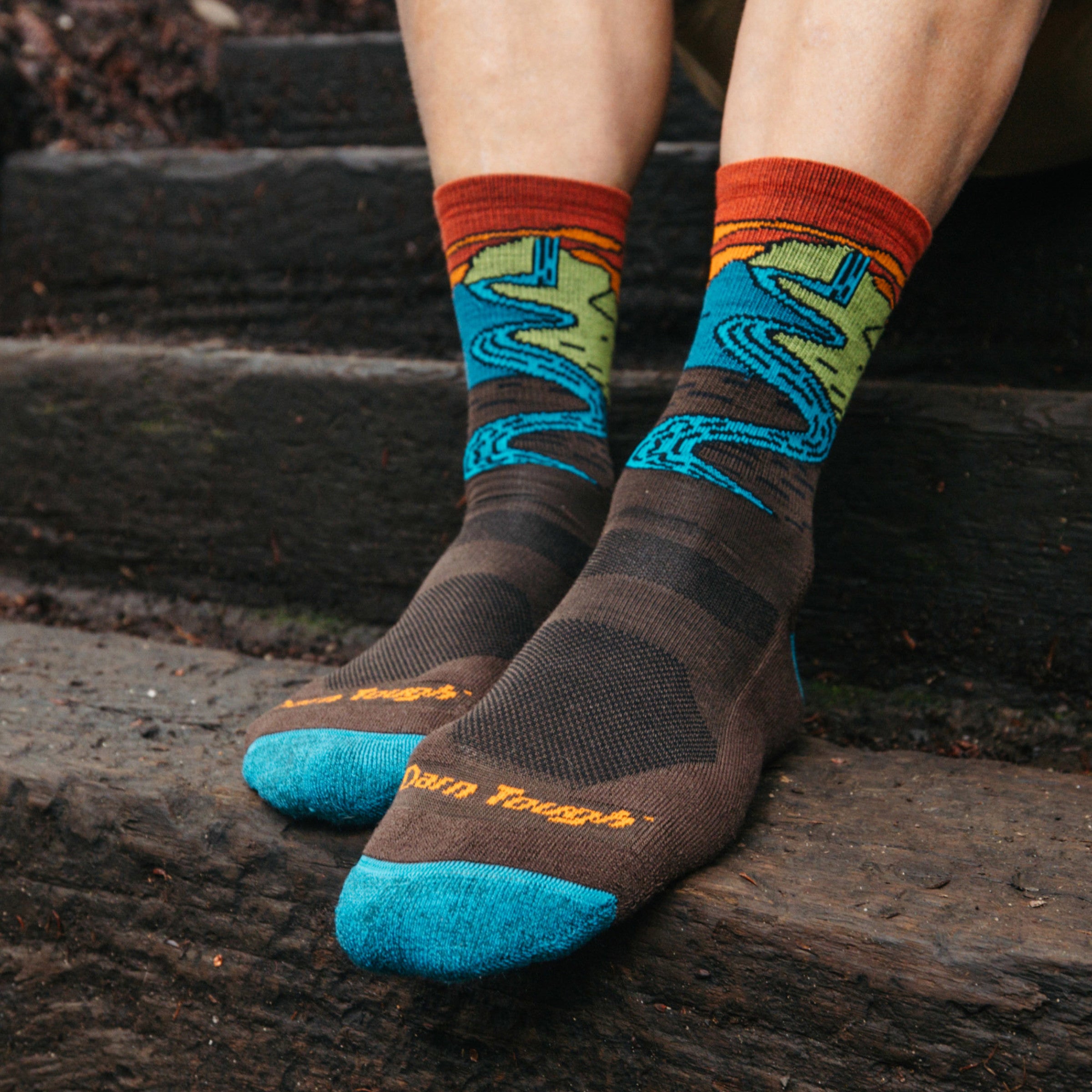 Men's Chasing Waterfalls Micro Crew Lightweight Hiking Socks - Image 7