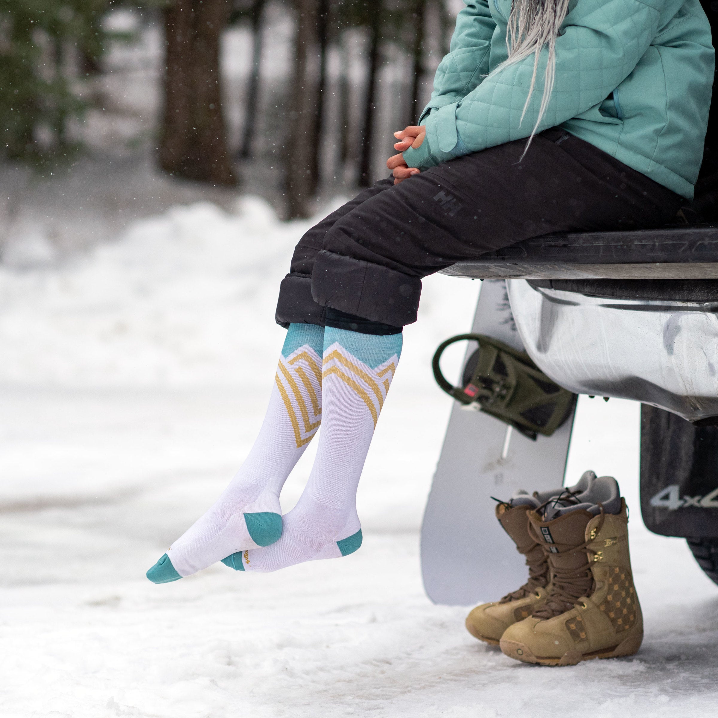 Women's Peaks RFL Over-the-Calf Ultra-Lightweight Ski & Snowboard Socks - Image 5
