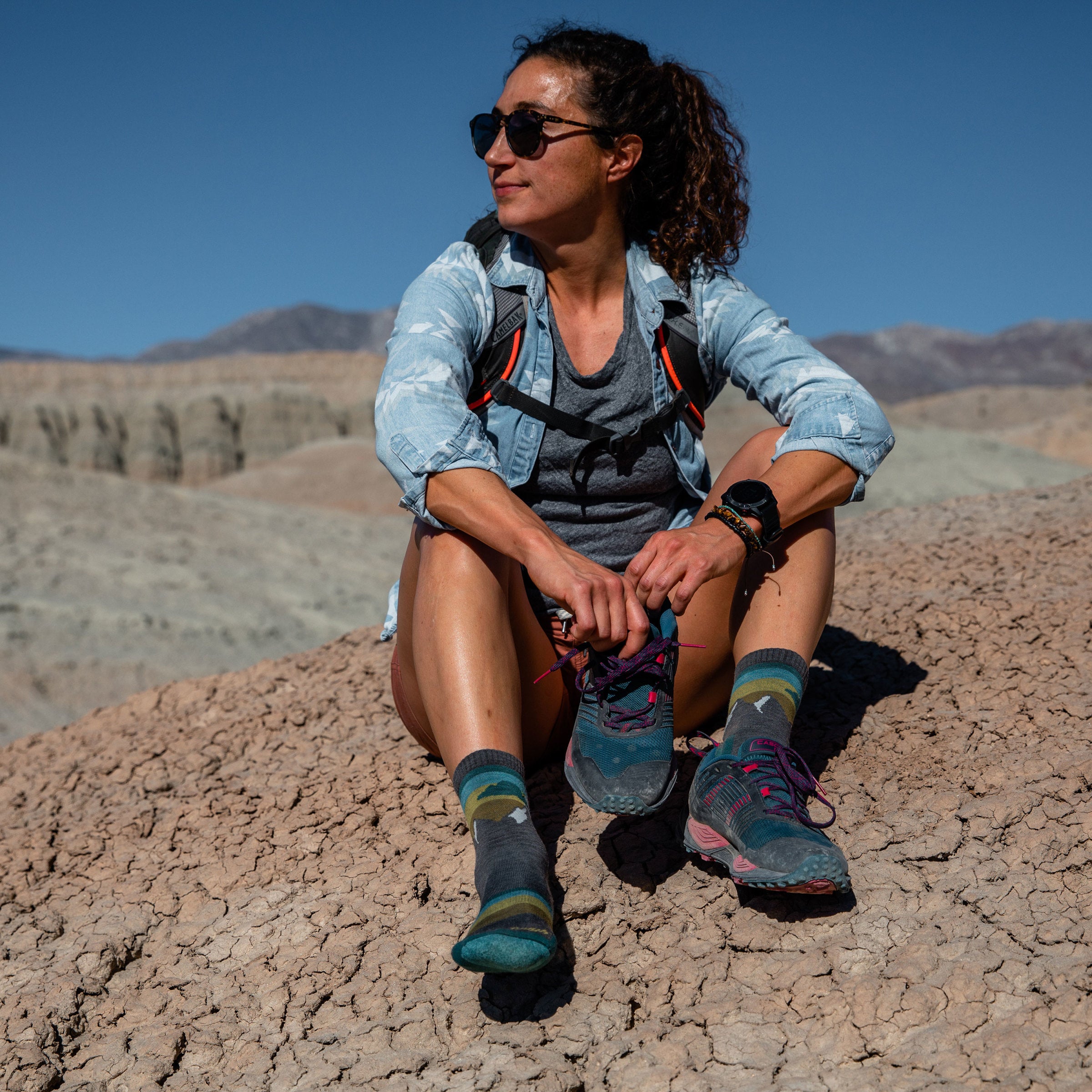 Women's Sunset Ledge Micro Crew Lightweight Hiking Socks - Image 3