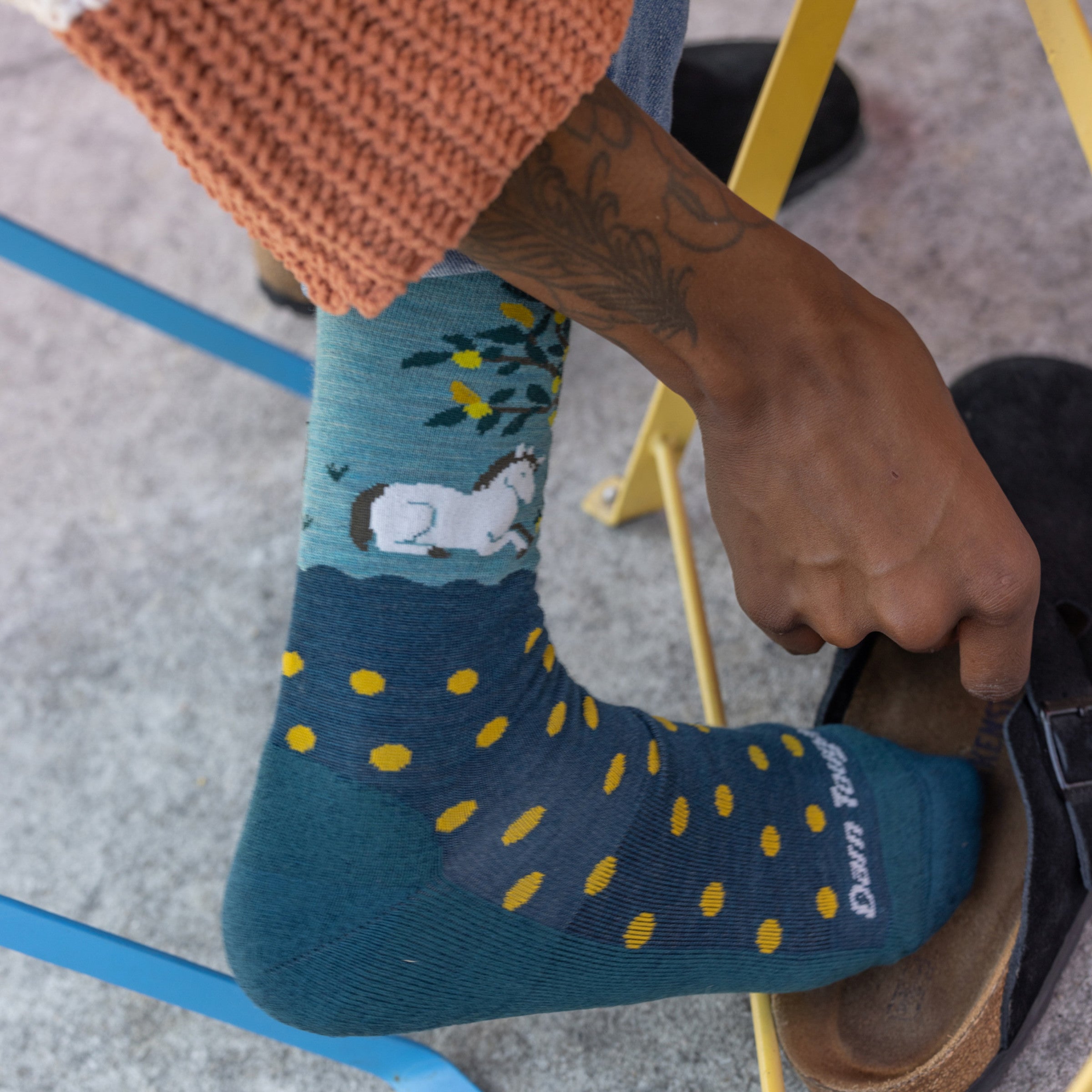 Women's Wild Life Crew Lightweight Lifestyle Socks - Image 12