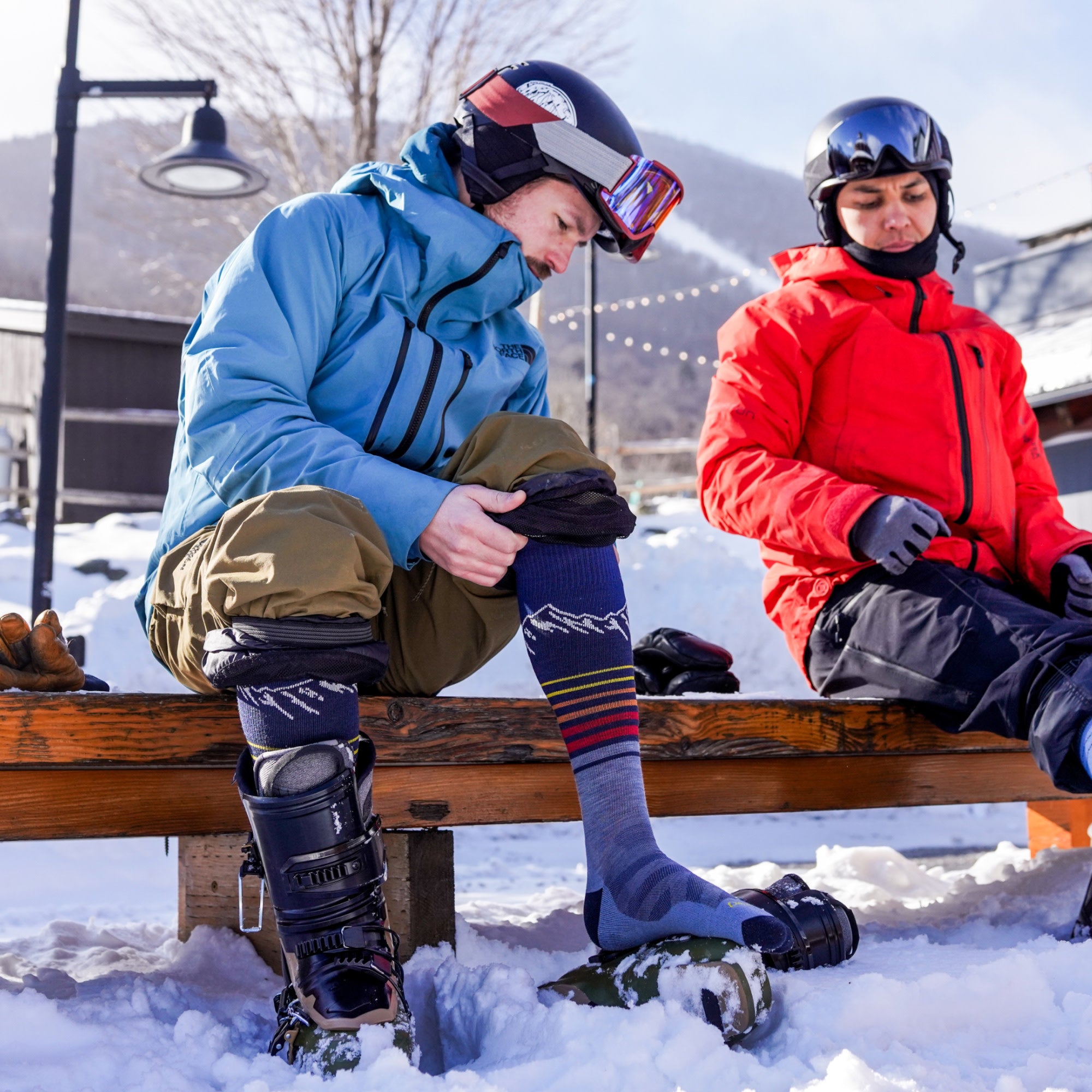 Men's Steep Lines Over-the-Calf Lightweight Ski & Snowboard Socks - Image 3